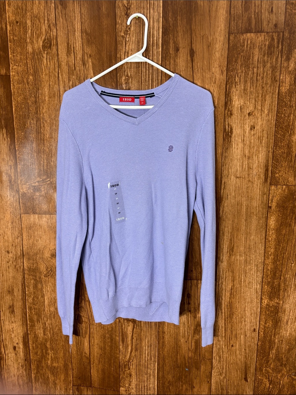 NWT Izod Men’s Lavender V-Neck Lightweight Sweater